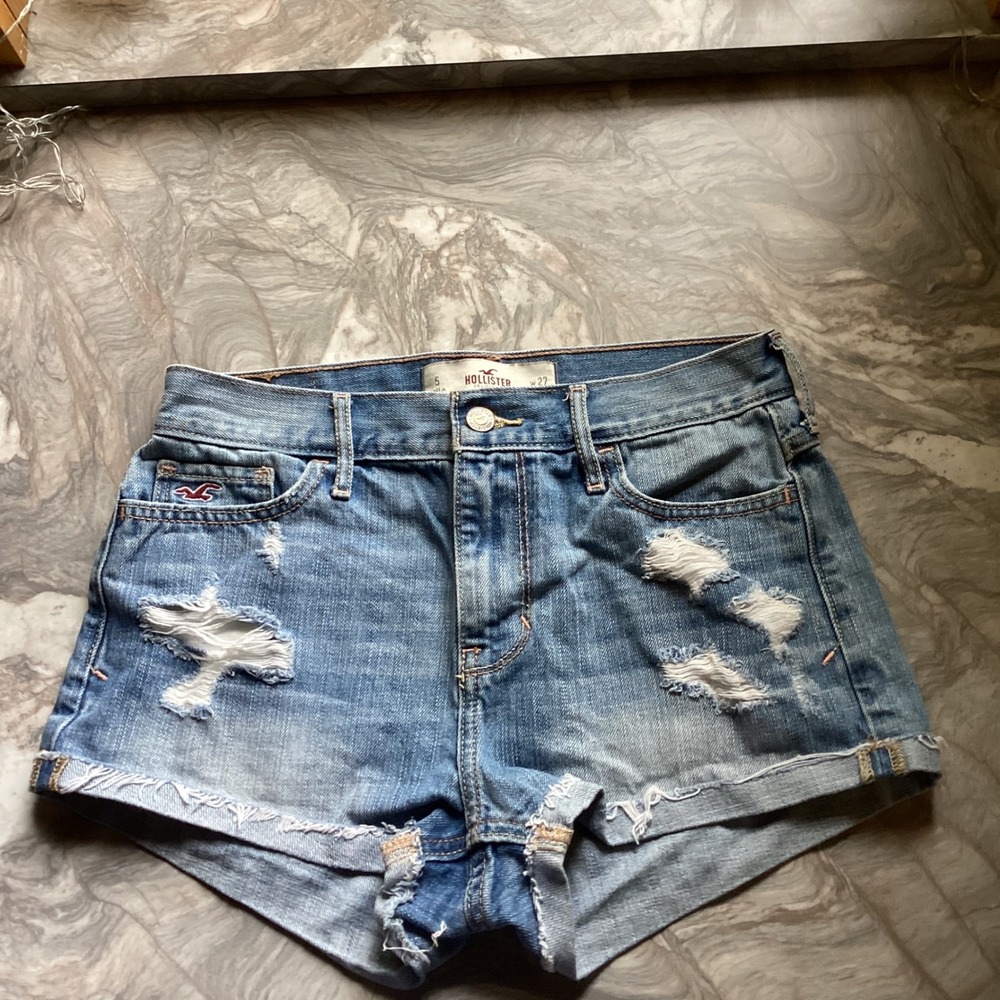 Hollister Womens Distressed Denim Shorts Medium Wash Ripped Cut Off‎ Size 5 W27